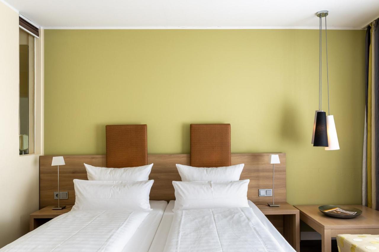 Hotel Am Schlosspark Garni Husum  Extérieur photo