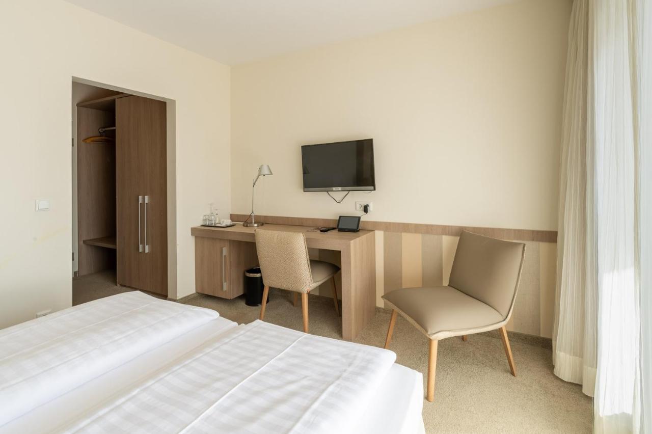 Hotel Am Schlosspark Garni Husum  Extérieur photo
