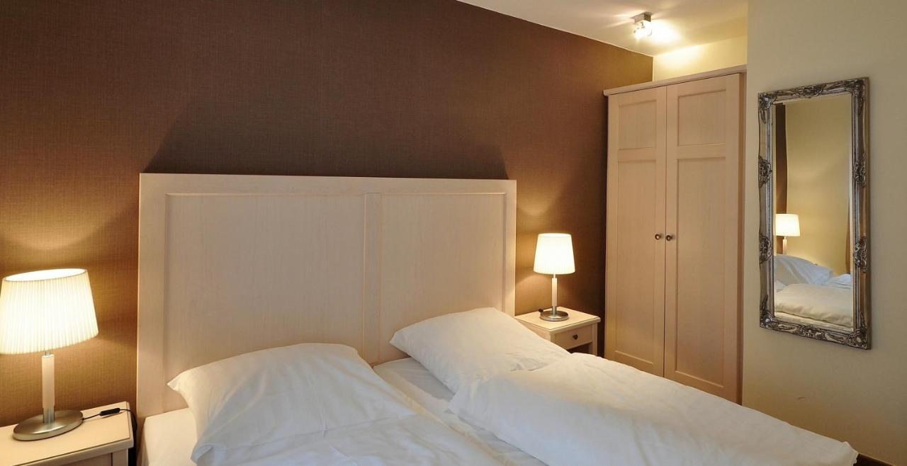 Hotel Am Schlosspark Garni Husum  Extérieur photo